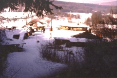 1980 Dorf am Damm im Winter